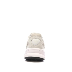 Baskets Beiges Mixte Adidas Falcon