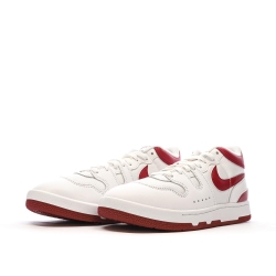 Baskets Blanches/Rouges Homme Nike Attack