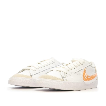 Baskets Blanches/Orange Mixte Nike Blazer Low 77 Jumbo
