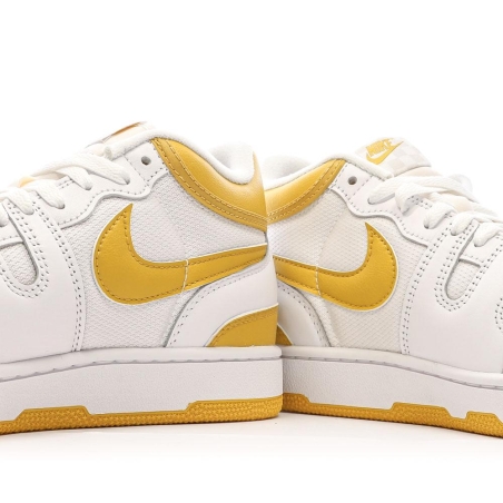 Baskets Blanches/Jaunes Homme Nike Attack