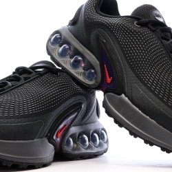 Baskets Noires Homme Nike Air Max Dn