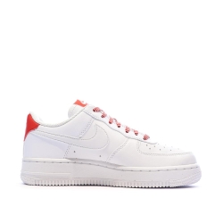 Baskets Blanches/Rouge Mixte Nike Air Force 1 07