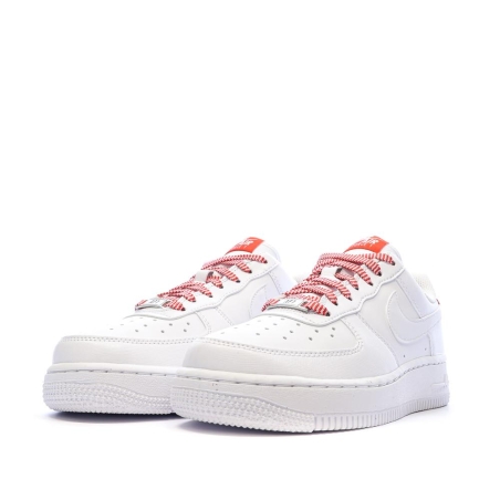 Baskets Blanches/Rouge Mixte Nike Air Force 1 07