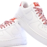 Baskets Blanches/Rouge Mixte Nike Air Force 1 07