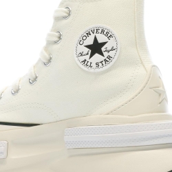 Baskets Écru Femme Converse Run Star Legacy