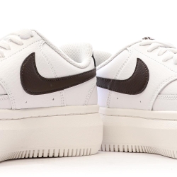 Baskets Blanc/ Noir Femme Nike Court Vision Alta