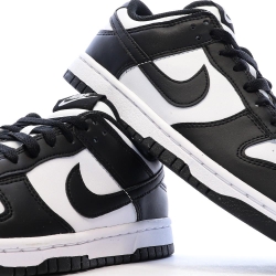 Dunk Low Baskets Blanches/Noires Femme Nike