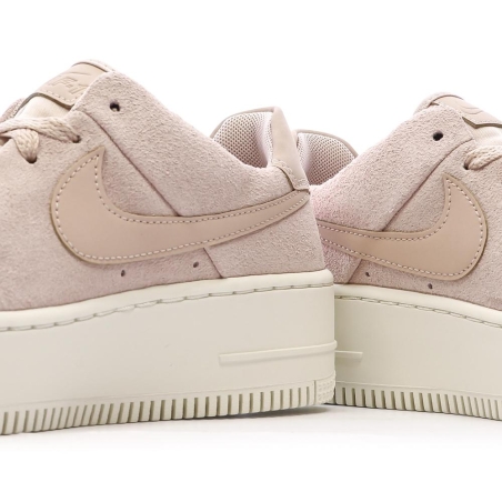 Baskets Beige Femme Nike AR5339