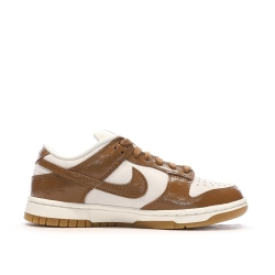Baskets Blanches/Marrons Femme Nike Dunk Low