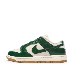 Baskets Blanches/Vertes Femme Nike Dunk Low