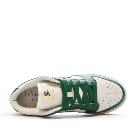 Baskets Blanches/Vertes Femme Nike Dunk Low