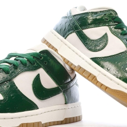 Baskets Blanches/Vertes Femme Nike Dunk Low