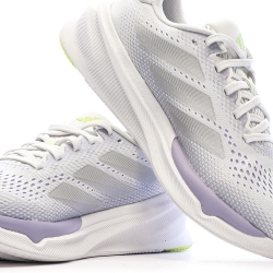 Chaussures de running Blanches Femme Adidas Supernovas