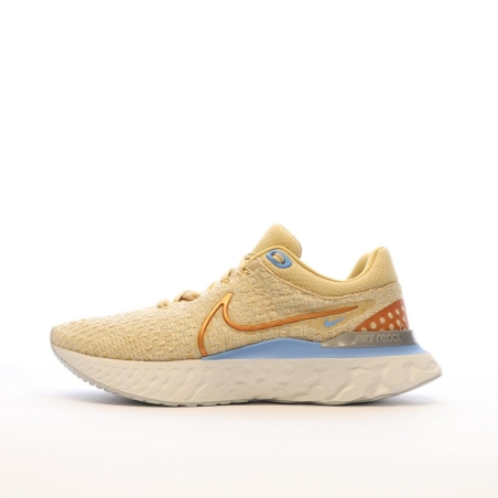Chaussures de Running Beiges Femme Nike React Infinity Run FK 3