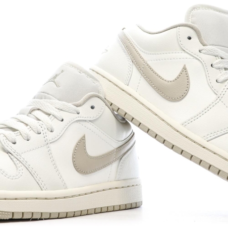 Basket Écru/Marron Mixte Nike Air Jordan 1 Low