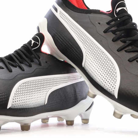 Chaussures de football Noire/Blanche Homme PumaKing Ultimate