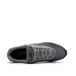 Baskets Grises/Noires/Rouges Homme Nike Invigor