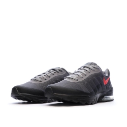 Baskets Grises/Noires/Rouges Homme Nike Invigor
