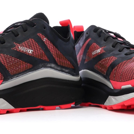Baskets Noires/Roses Femme The North Face Vectiv Infinite